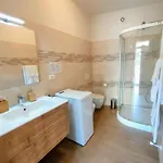 Livia - L'opera Group Villa *