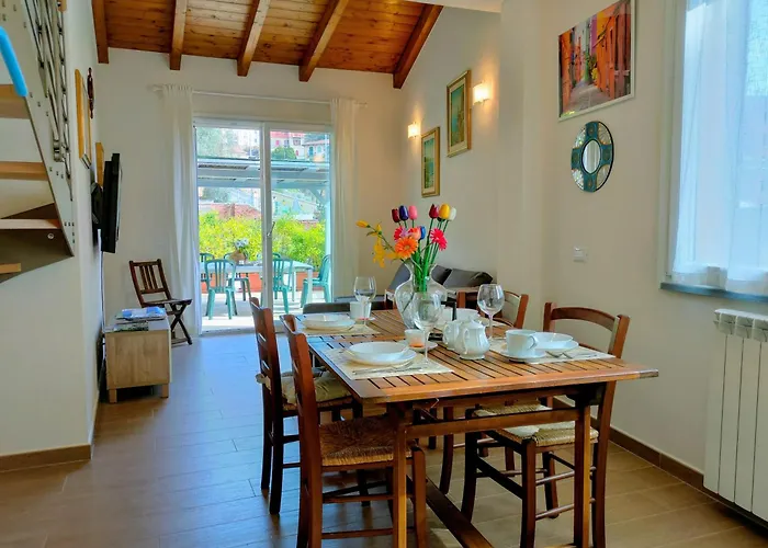 فيلة Livia - L'opera Group لا سبيتسْيا