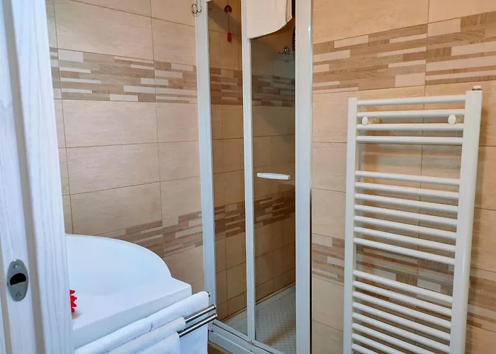 Livia - L'opera Group فيلة لا سبيتسْيا